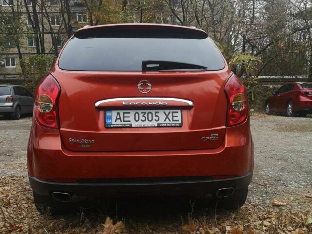 Красный Cанг Йонг Корандо, объемом двигателя 2 л и пробегом 70 тыс. км за 8200 $, фото 1 на Automoto.ua