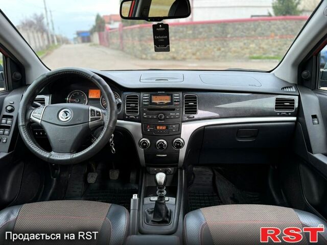 Червоний Cанг Йонг Korando, об'ємом двигуна 2 л та пробігом 149 тис. км за 6399 $, фото 11 на Automoto.ua