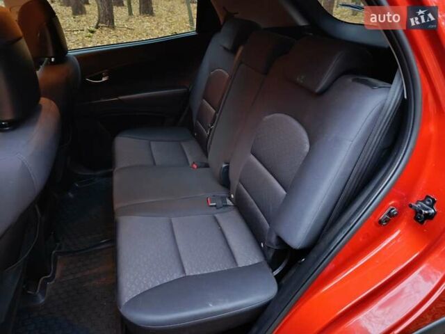 Cанг Йонг Korando 2012 у Житомирі на Automoto.ua Червоний Cанг Йонг Korando, об'ємом двигуна 2 л та пробігом 227 тис. км за 8000 $, фото 11 на Automoto.ua