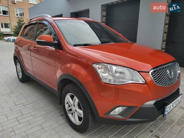 Червоний Cанг Йонг Korando, об'ємом двигуна 2 л та пробігом 190 тис. км за 8500 $, фото 6 на Automoto.ua