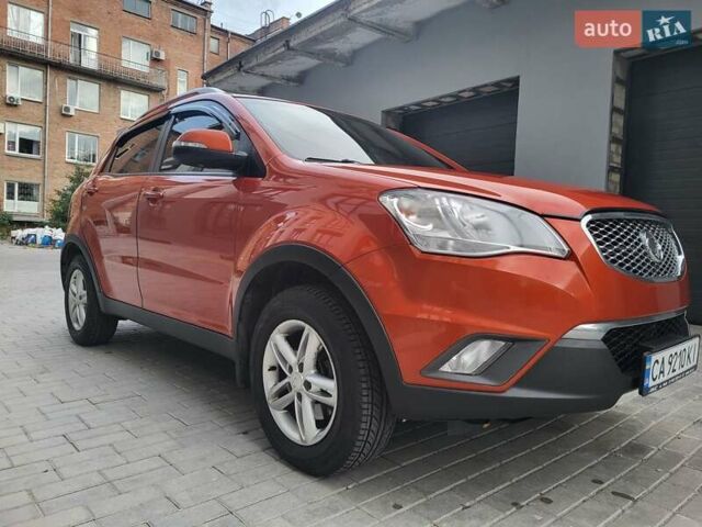 Червоний Cанг Йонг Korando, об'ємом двигуна 2 л та пробігом 190 тис. км за 8500 $, фото 1 на Automoto.ua