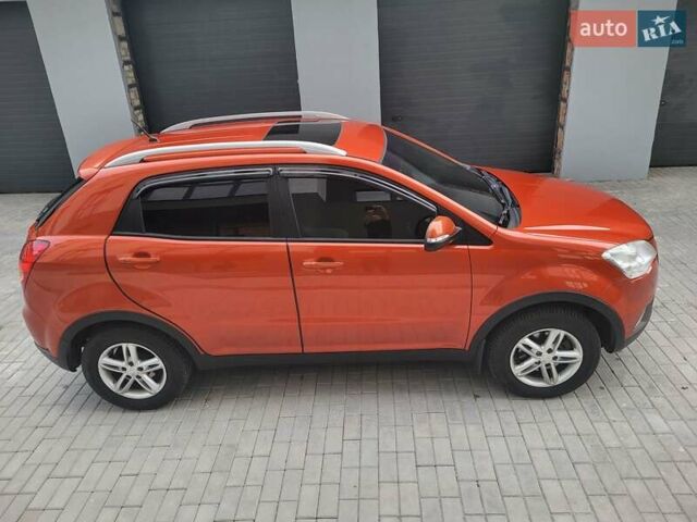 Червоний Cанг Йонг Korando, об'ємом двигуна 2 л та пробігом 190 тис. км за 8500 $, фото 4 на Automoto.ua