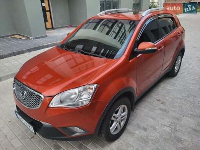 Червоний Cанг Йонг Korando, об'ємом двигуна 2 л та пробігом 190 тис. км за 8500 $, фото 7 на Automoto.ua