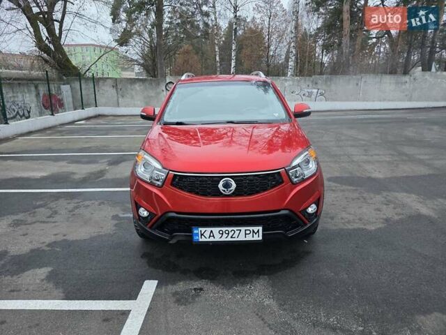 Красный Cанг Йонг Корандо, объемом двигателя 2 л и пробегом 110 тыс. км за 9700 $, фото 1 на Automoto.ua