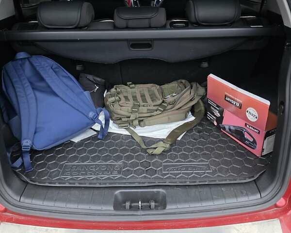 Красный Cанг Йонг Корандо, объемом двигателя 2 л и пробегом 110 тыс. км за 9700 $, фото 7 на Automoto.ua