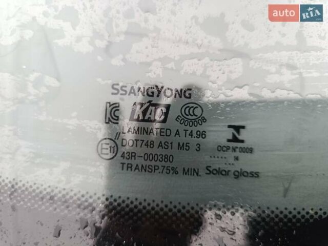 Красный Cанг Йонг Корандо, объемом двигателя 2 л и пробегом 156 тыс. км за 9000 $, фото 12 на Automoto.ua