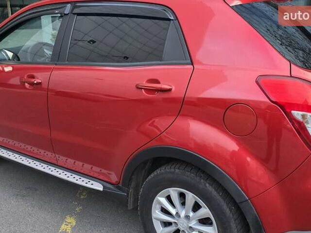 Красный Cанг Йонг Корандо, объемом двигателя 2 л и пробегом 110 тыс. км за 10000 $, фото 5 на Automoto.ua