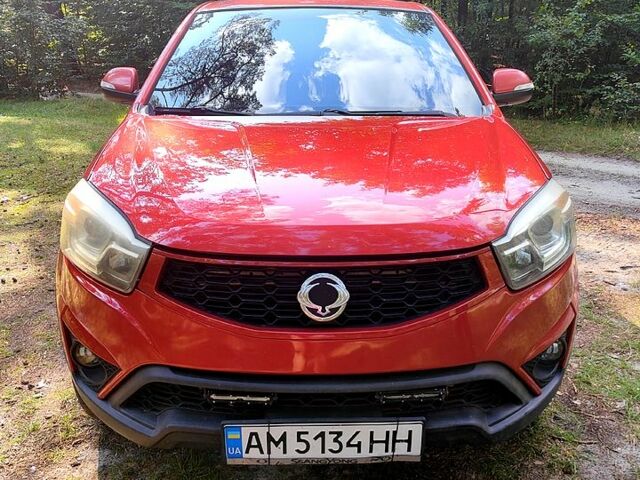 Червоний Cанг Йонг Korando, об'ємом двигуна 2 л та пробігом 206 тис. км за 9000 $, фото 1 на Automoto.ua