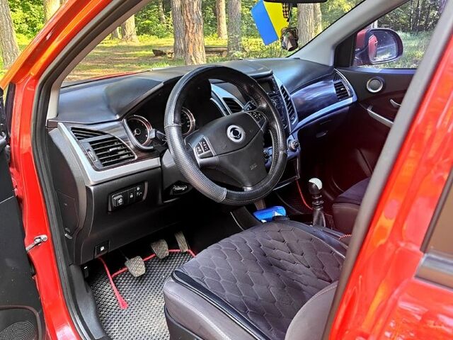 Червоний Cанг Йонг Korando, об'ємом двигуна 2 л та пробігом 206 тис. км за 9000 $, фото 9 на Automoto.ua