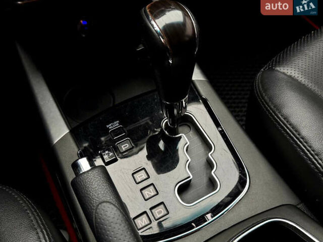 Красный Cанг Йонг Корандо, объемом двигателя 2 л и пробегом 215 тыс. км за 11800 $, фото 27 на Automoto.ua