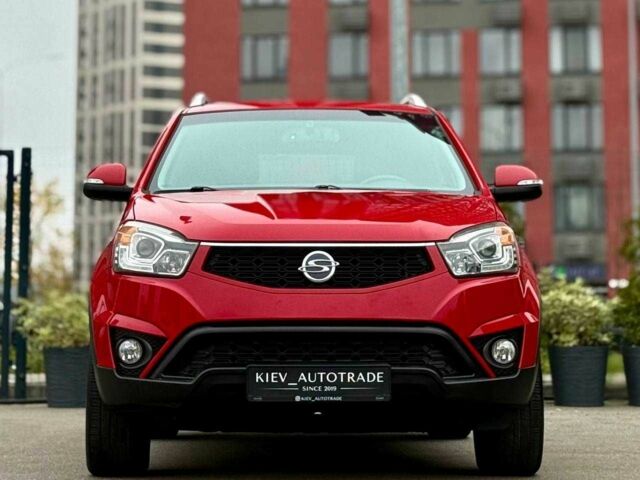 Красный Cанг Йонг Корандо, объемом двигателя 2 л и пробегом 215 тыс. км за 11800 $, фото 2 на Automoto.ua