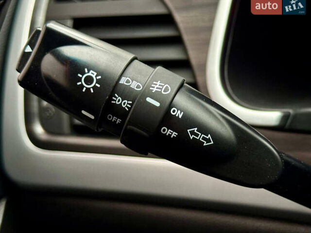 Красный Cанг Йонг Корандо, объемом двигателя 2 л и пробегом 215 тыс. км за 11800 $, фото 28 на Automoto.ua