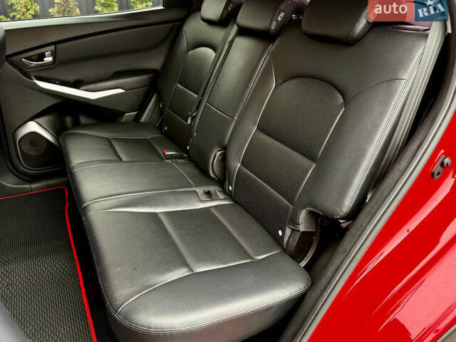 Красный Cанг Йонг Корандо, объемом двигателя 2 л и пробегом 215 тыс. км за 11800 $, фото 30 на Automoto.ua