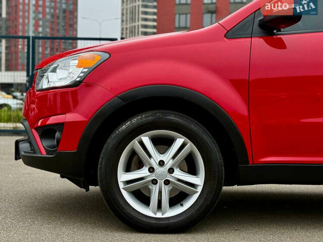 Красный Cанг Йонг Корандо, объемом двигателя 2 л и пробегом 215 тыс. км за 11800 $, фото 8 на Automoto.ua