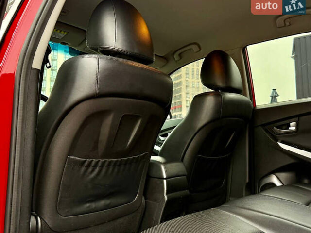 Красный Cанг Йонг Корандо, объемом двигателя 2 л и пробегом 215 тыс. км за 11800 $, фото 31 на Automoto.ua