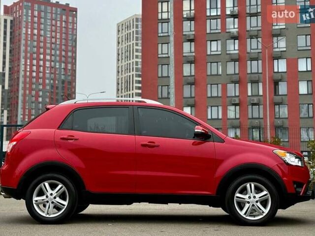 Красный Cанг Йонг Корандо, объемом двигателя 2 л и пробегом 215 тыс. км за 11800 $, фото 10 на Automoto.ua