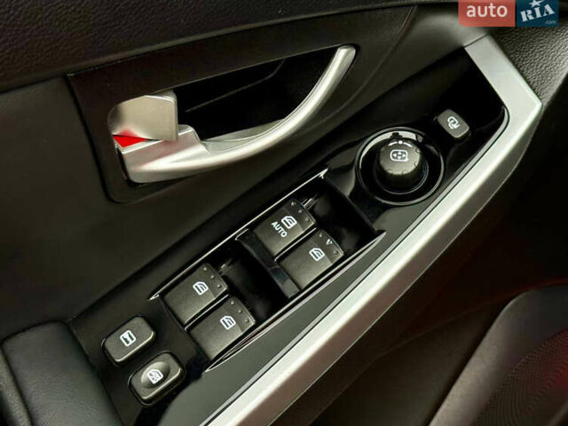 Красный Cанг Йонг Корандо, объемом двигателя 2 л и пробегом 215 тыс. км за 11800 $, фото 18 на Automoto.ua