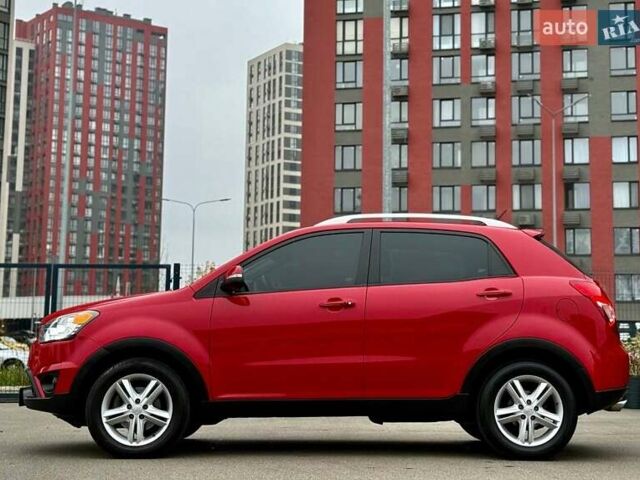 Красный Cанг Йонг Корандо, объемом двигателя 2 л и пробегом 215 тыс. км за 11800 $, фото 7 на Automoto.ua