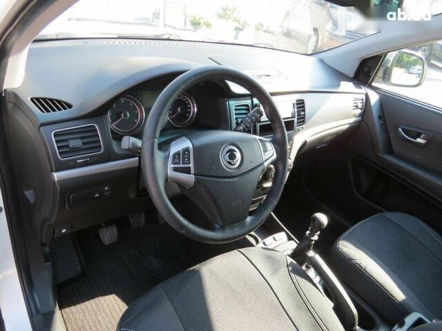 Cанг Йонг Korando, об'ємом двигуна 0 л та пробігом 145 тис. км за 10600 $, фото 5 на Automoto.ua