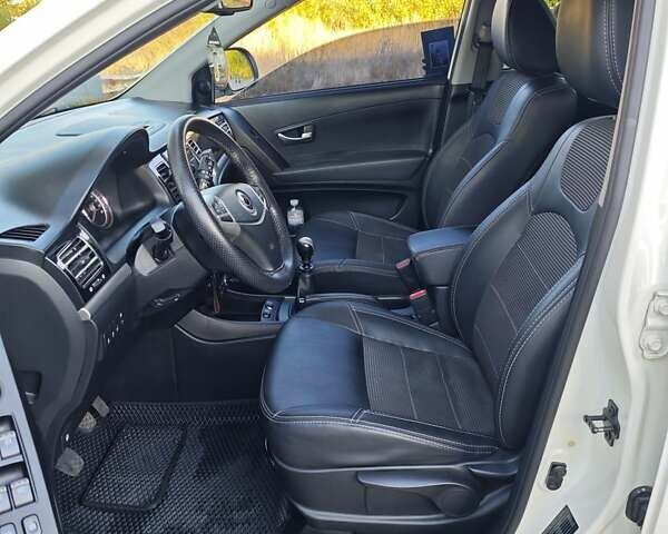 Cанг Йонг Korando, об'ємом двигуна 2 л та пробігом 93 тис. км за 10200 $, фото 9 на Automoto.ua