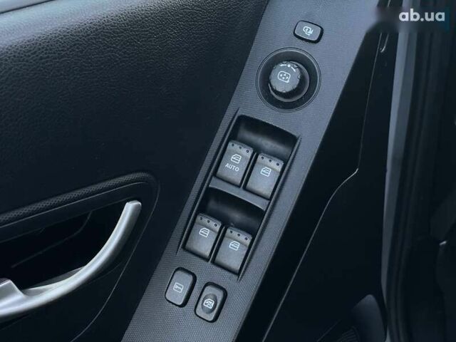 Cанг Йонг Korando, об'ємом двигуна 2 л та пробігом 235 тис. км за 7990 $, фото 23 на Automoto.ua