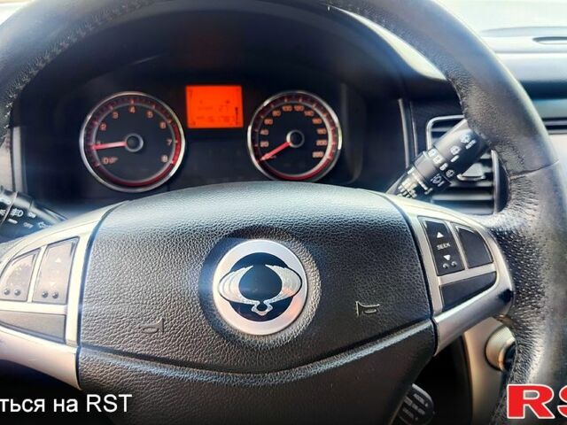 Cанг Йонг Korando, об'ємом двигуна 2 л та пробігом 161 тис. км за 9500 $, фото 2 на Automoto.ua