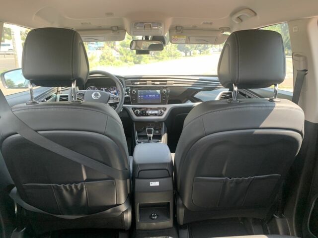 Сірий Cанг Йонг Korando, об'ємом двигуна 1.5 л та пробігом 5 тис. км за 21900 $, фото 3 на Automoto.ua