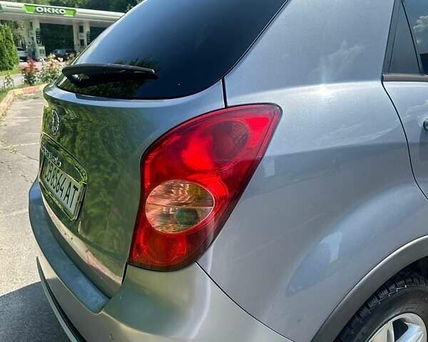 Сірий Cанг Йонг Korando, об'ємом двигуна 2 л та пробігом 181 тис. км за 7500 $, фото 10 на Automoto.ua