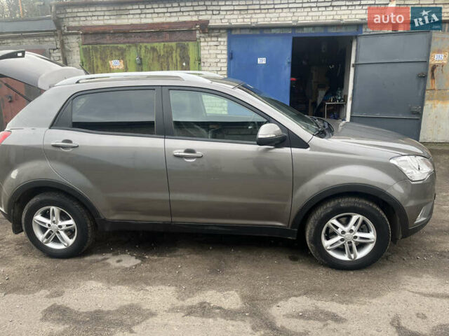 Сірий Cанг Йонг Korando, об'ємом двигуна 2 л та пробігом 80 тис. км за 10000 $, фото 2 на Automoto.ua