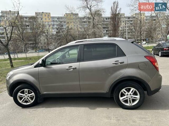 Сірий Cанг Йонг Korando, об'ємом двигуна 2 л та пробігом 121 тис. км за 9800 $, фото 1 на Automoto.ua