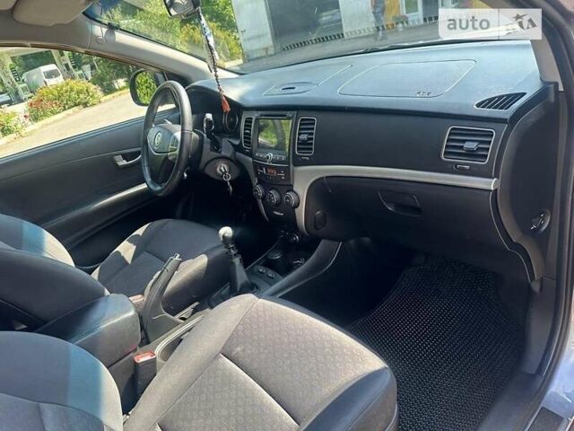 Сірий Cанг Йонг Korando, об'ємом двигуна 2 л та пробігом 181 тис. км за 7500 $, фото 7 на Automoto.ua