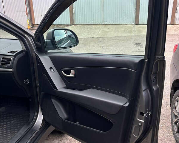 Серый Cанг Йонг Корандо, объемом двигателя 2 л и пробегом 168 тыс. км за 8700 $, фото 16 на Automoto.ua