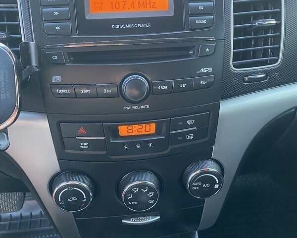 Сірий Cанг Йонг Korando, об'ємом двигуна 2 л та пробігом 177 тис. км за 8900 $, фото 9 на Automoto.ua
