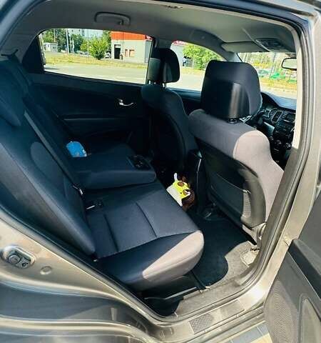 Серый Cанг Йонг Корандо, объемом двигателя 2 л и пробегом 208 тыс. км за 7500 $, фото 11 на Automoto.ua