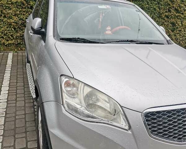 Сірий Cанг Йонг Korando, об'ємом двигуна 2 л та пробігом 153 тис. км за 8500 $, фото 6 на Automoto.ua