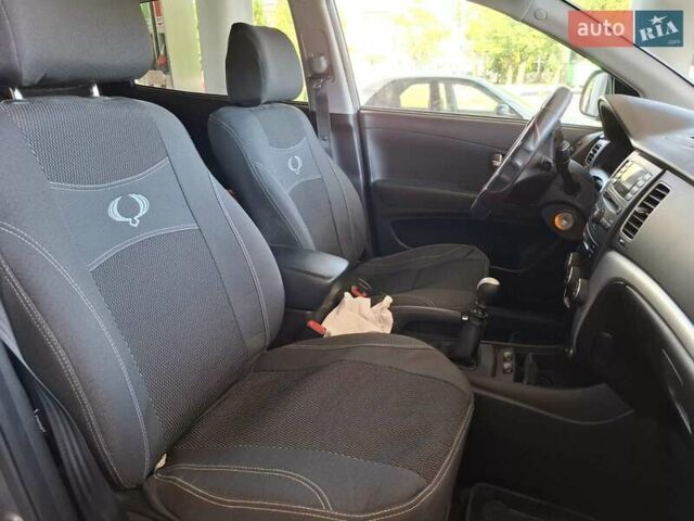 Сірий Cанг Йонг Korando, об'ємом двигуна 2 л та пробігом 180 тис. км за 9300 $, фото 20 на Automoto.ua