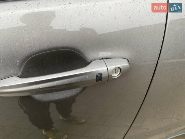 Серый Cанг Йонг Корандо, объемом двигателя 2 л и пробегом 219 тыс. км за 7250 $, фото 6 на Automoto.ua