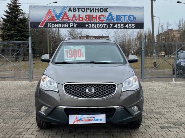 Сірий Cанг Йонг Korando, об'ємом двигуна 2 л та пробігом 206 тис. км за 8100 $, фото 1 на Automoto.ua