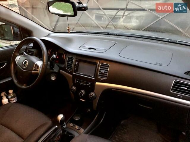Сірий Cанг Йонг Korando, об'ємом двигуна 2 л та пробігом 270 тис. км за 7400 $, фото 12 на Automoto.ua