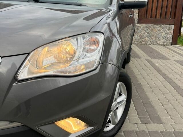 Серый Cанг Йонг Корандо, объемом двигателя 2 л и пробегом 167 тыс. км за 8700 $, фото 2 на Automoto.ua