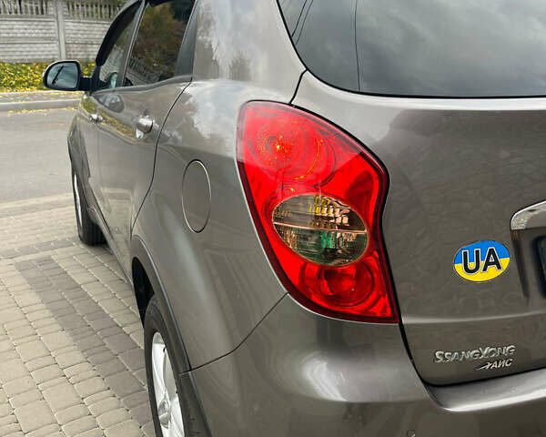 Серый Cанг Йонг Корандо, объемом двигателя 2 л и пробегом 168 тыс. км за 8700 $, фото 4 на Automoto.ua