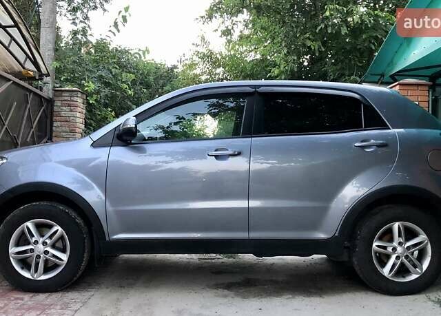 Сірий Cанг Йонг Korando, об'ємом двигуна 2 л та пробігом 270 тис. км за 7400 $, фото 3 на Automoto.ua