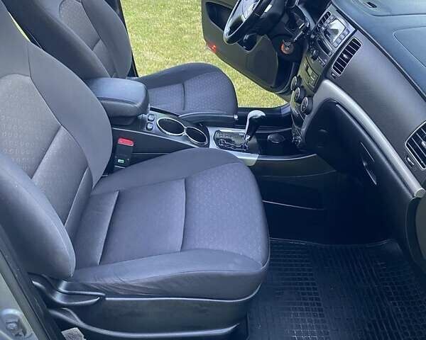 Сірий Cанг Йонг Korando, об'ємом двигуна 2 л та пробігом 177 тис. км за 8900 $, фото 5 на Automoto.ua