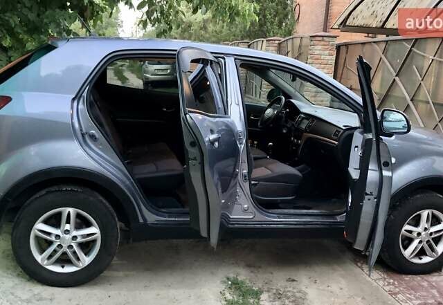 Сірий Cанг Йонг Korando, об'ємом двигуна 2 л та пробігом 270 тис. км за 7400 $, фото 10 на Automoto.ua