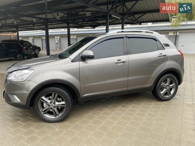 Cанг Йонг Korando 2011 у Житомирі на Automoto.ua Сірий Cанг Йонг Korando, об'ємом двигуна 2 л та пробігом 219 тис. км за 7700 $, фото 1 на Automoto.ua