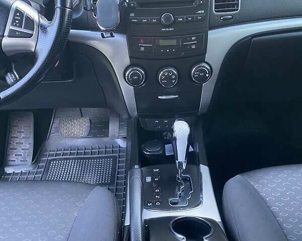 Сірий Cанг Йонг Korando, об'ємом двигуна 2 л та пробігом 177 тис. км за 8900 $, фото 7 на Automoto.ua