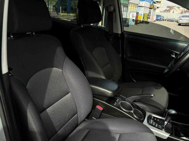 Сірий Cанг Йонг Korando, об'ємом двигуна 2 л та пробігом 150 тис. км за 9900 $, фото 12 на Automoto.ua