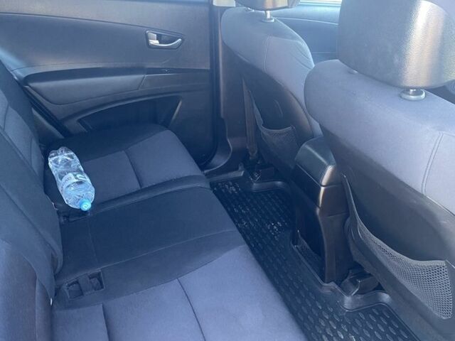 Серый Cанг Йонг Корандо, объемом двигателя 2 л и пробегом 167 тыс. км за 8700 $, фото 7 на Automoto.ua