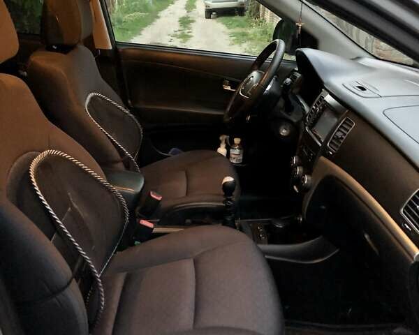 Сірий Cанг Йонг Korando, об'ємом двигуна 2 л та пробігом 270 тис. км за 7400 $, фото 13 на Automoto.ua