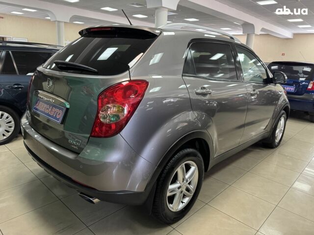 Сірий Cанг Йонг Korando, об'ємом двигуна 0 л та пробігом 132 тис. км за 8300 $, фото 4 на Automoto.ua